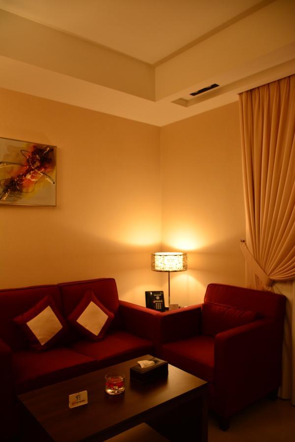 Home Inn Hotel Suites Khobar Buitenkant foto