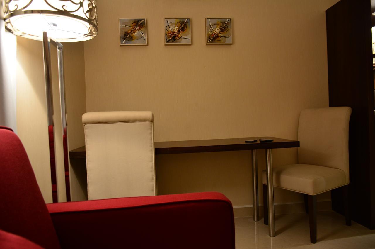 Home Inn Hotel Suites Khobar Buitenkant foto